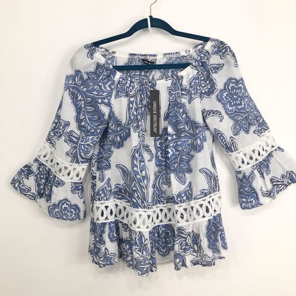 Unique Spectrum Blue Floral White Lace Trim Lightweight Flowy Summer Blouse NEW - Picture 1 of 16
